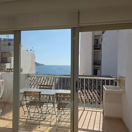 Castillo If Apartment